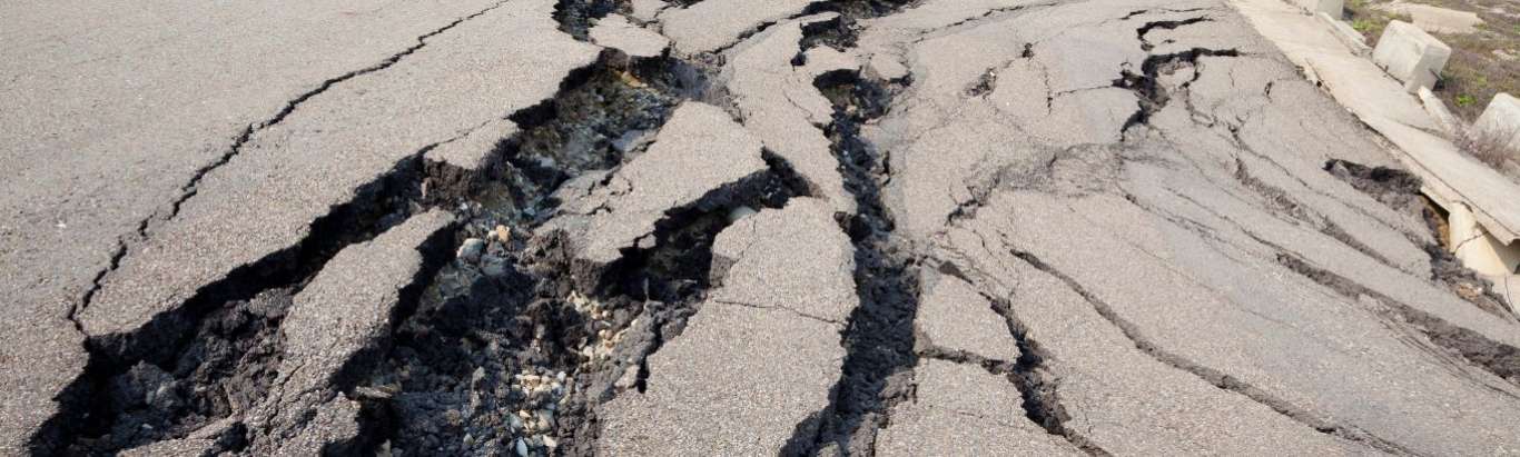 seisme-degats-route.jpg