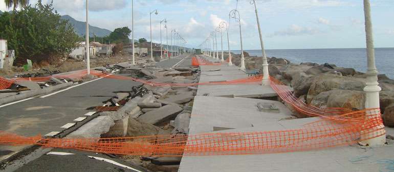 dégâts d'infrastructure en Guadeloupe suite à un cyclone