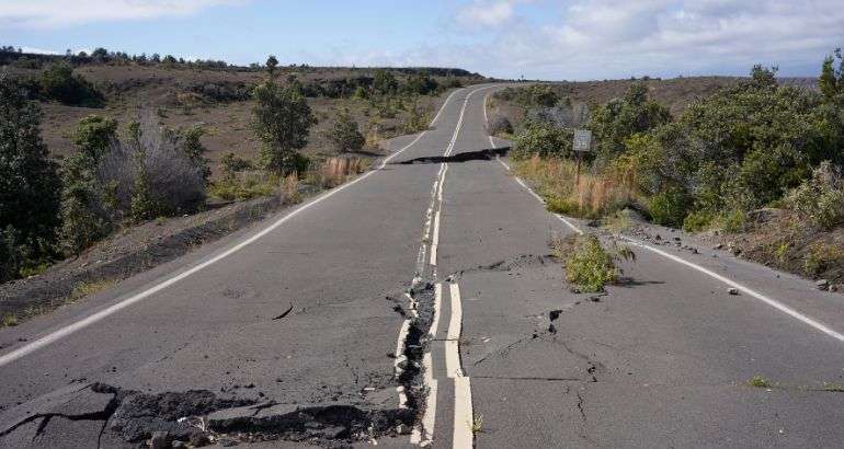 route endommagée suite à un séisme