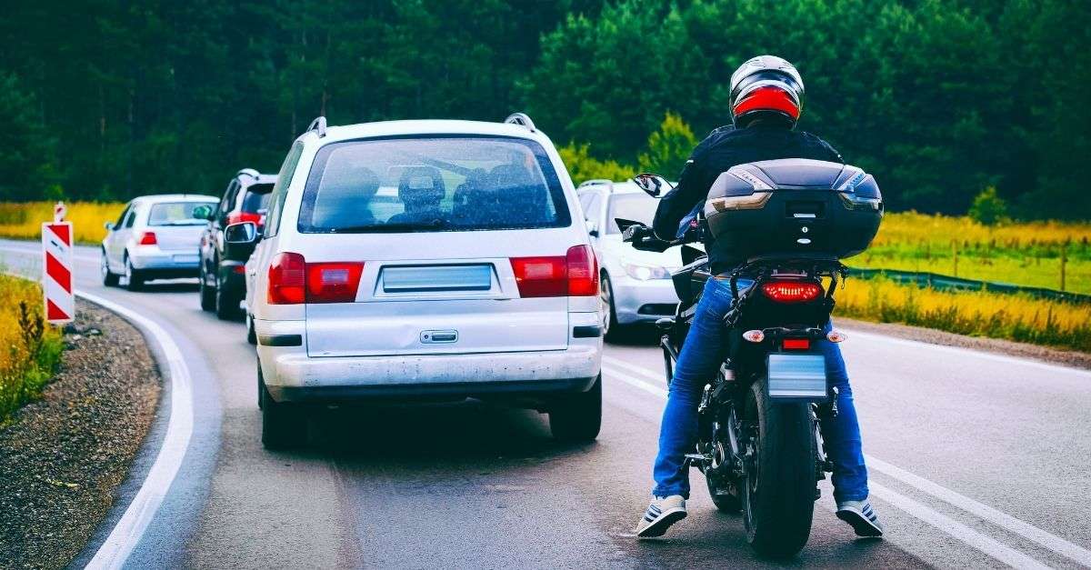 circulation voitures et motos