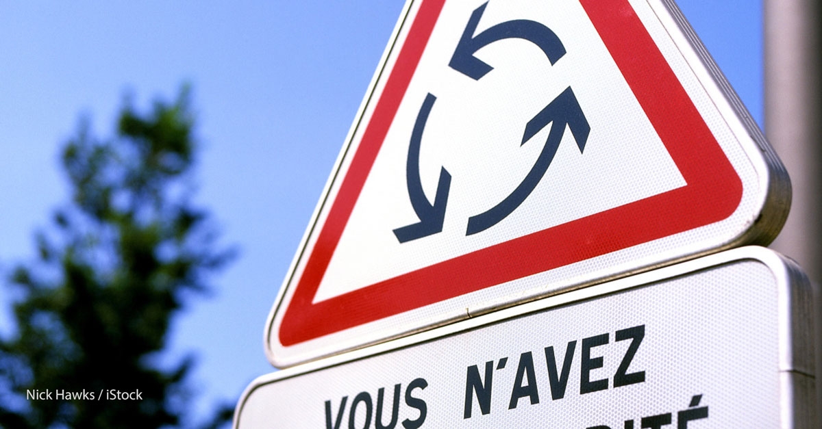 panneau-de-rond-point-vous-n-avez-pas-la-priorite.jpg