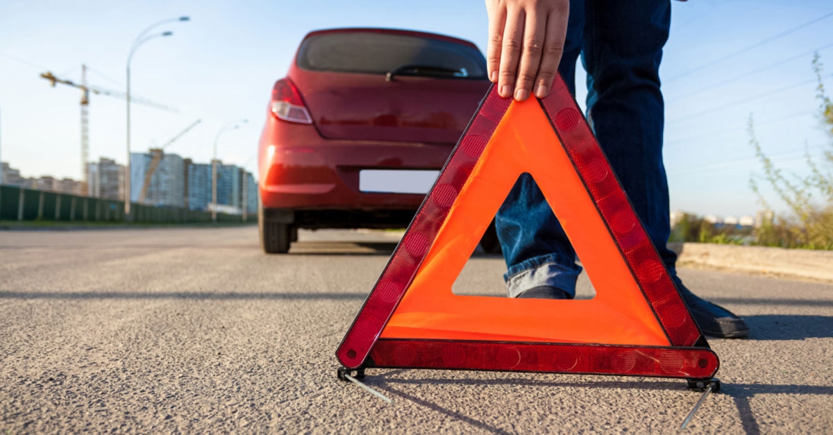 voiture-arrete-sur-la-route-warning-sign.jpg