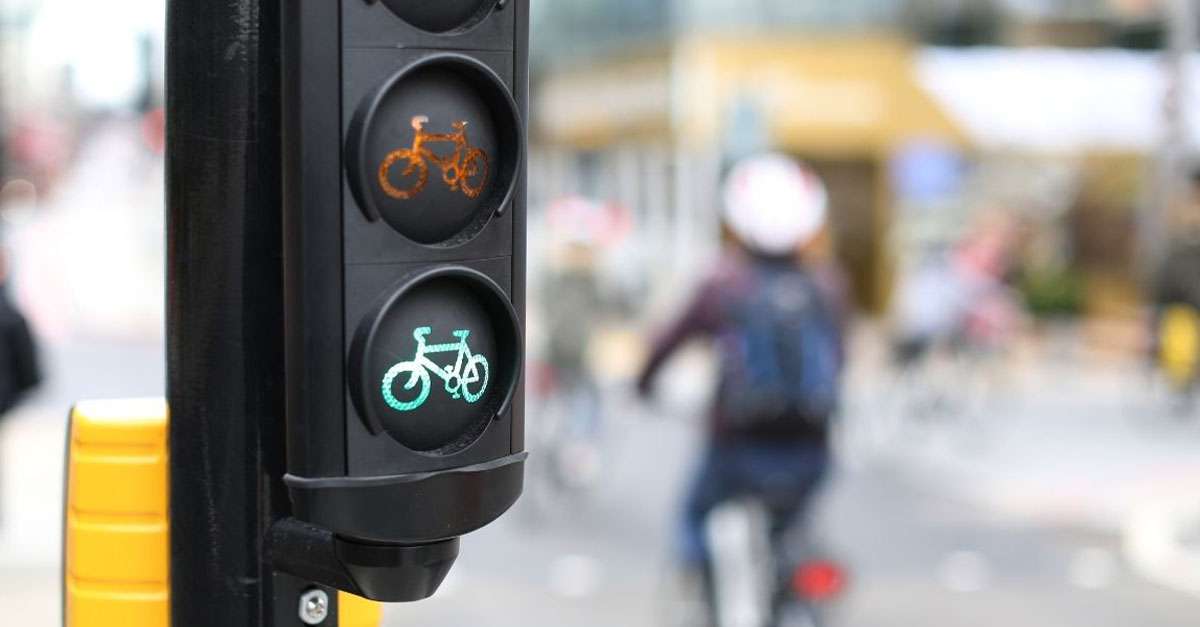 feux tricolore et cycliste