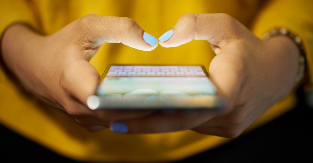 utilisatrice de smartphone