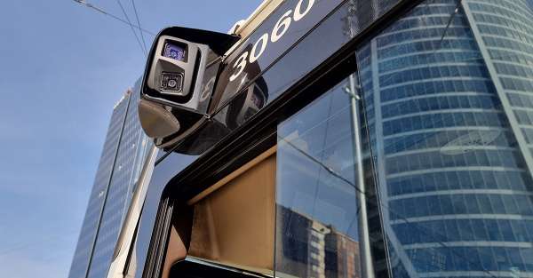 Caméra de rétrovision pour voir dans les angles morts des bus