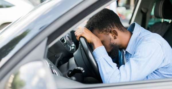 Conducteur qui s'endort au volant